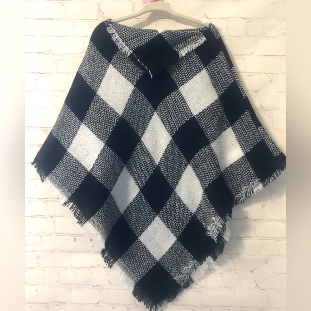 Toddler Black and White Plaid Knit Poncho - OS